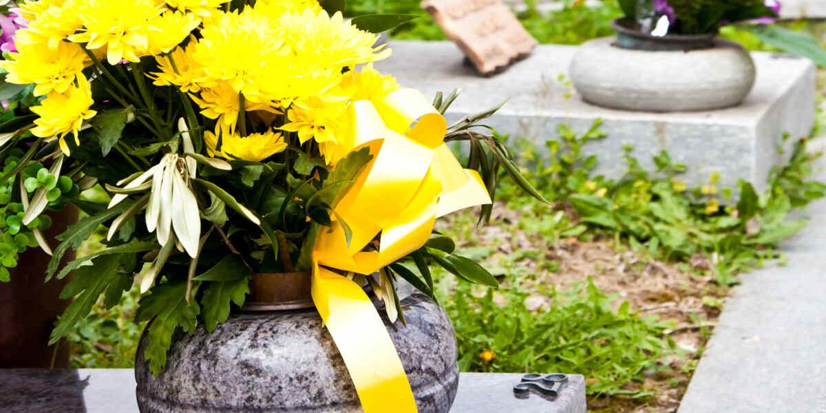 Guide pour bien choisir un vase funéraire