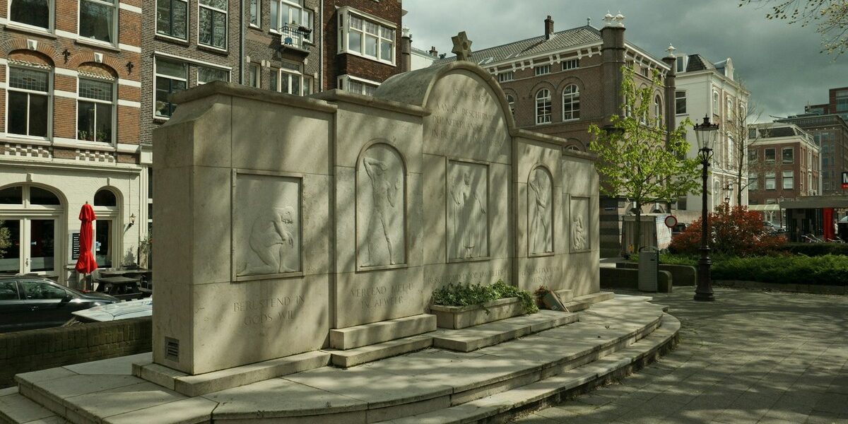 Comment réparer les dégradations sur les monuments funéraires et les gravures ?